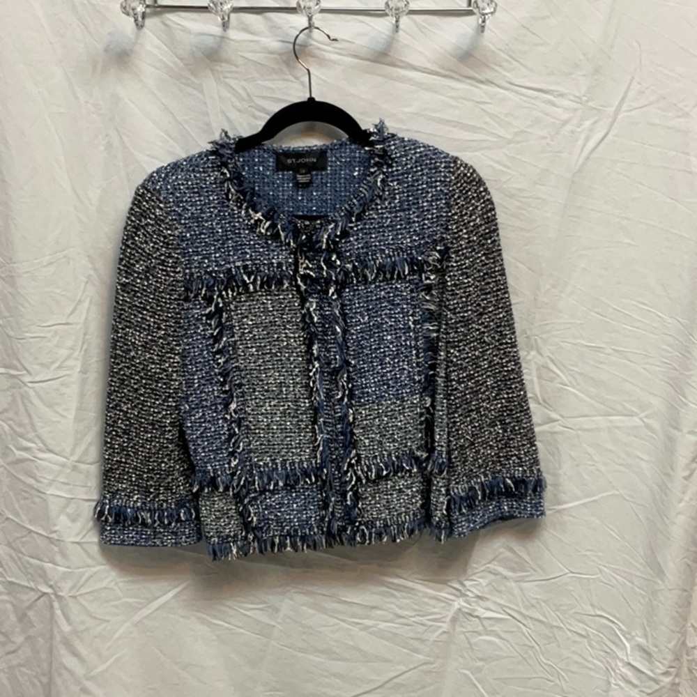St. John sweater blazer size 6 blue with zipper